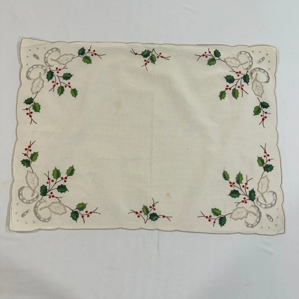 Lenox Linens Holly Berry Embroidered Placemats Napkins Set 6 Christmas Cream